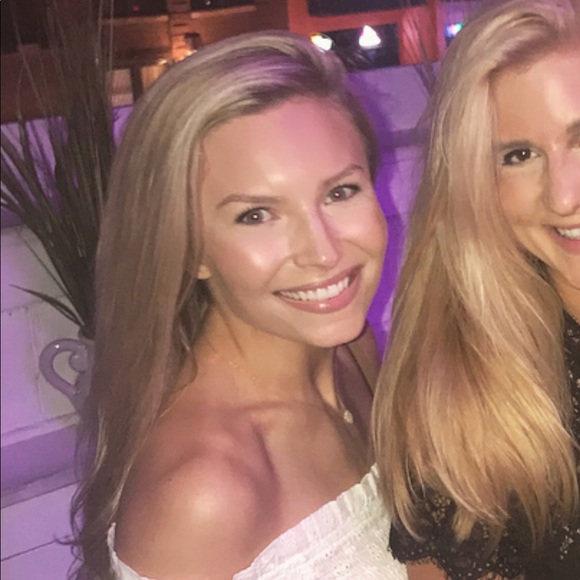 Meet your Posher, Caroline - Picture 1 of 1